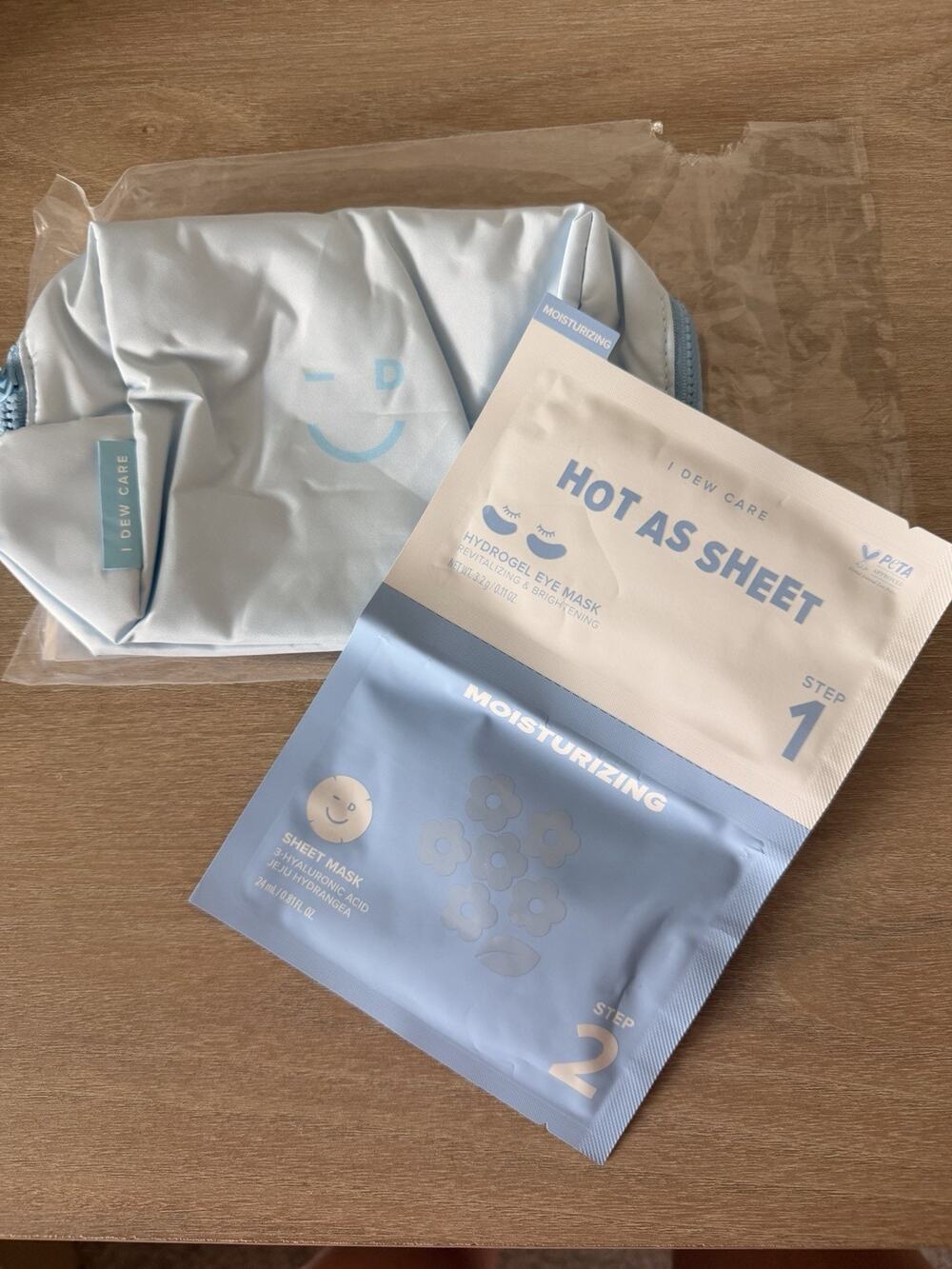 I Dew Care Hot As Sheet Face Eye Mask & Blue Cosmetic Bag Set New